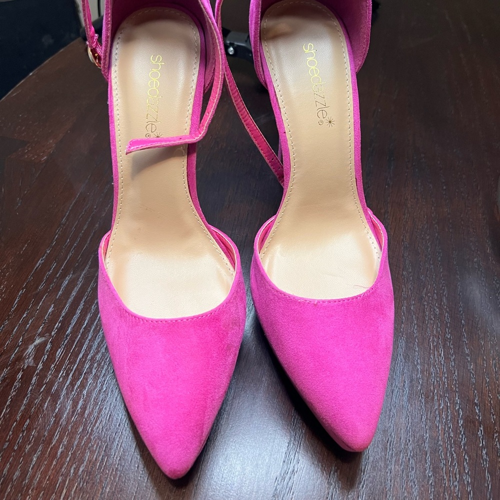 Magenta heels
